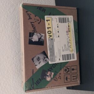 BTS V Layover Album (Green)